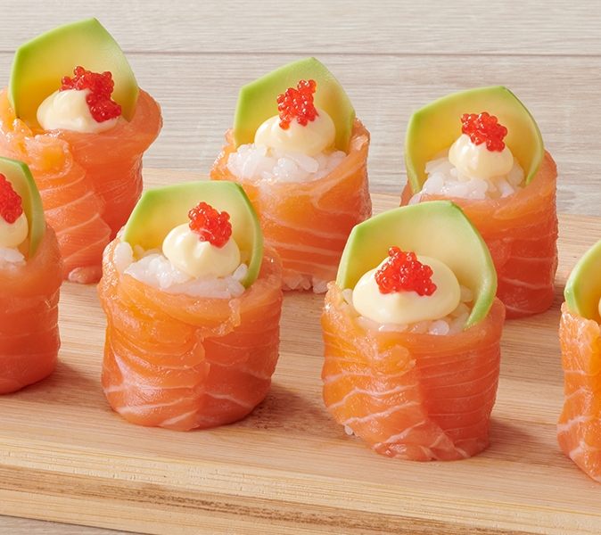 Salmon roses with fresh salmon wrapped around sushi rice